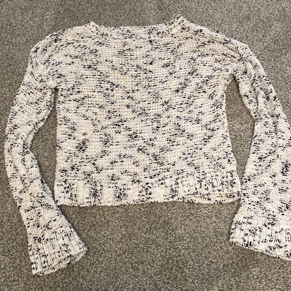 Great condition, size small, sweater.